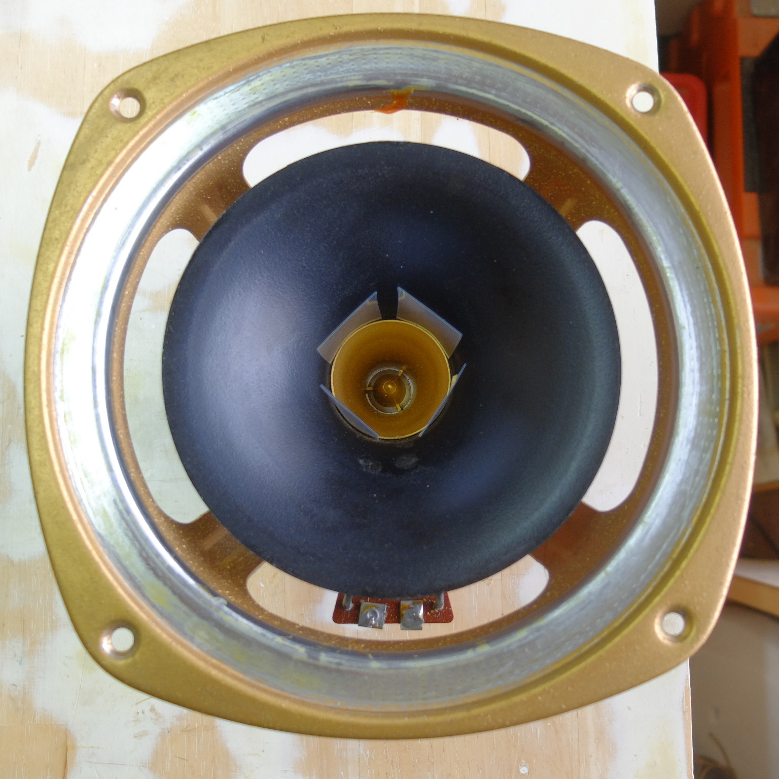 TANNOYスピーカーを分解してみる: アマゾン号に乗りたかった
